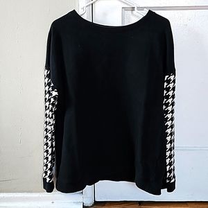 Black Sawtooth Pattern Sweater
